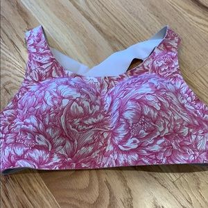 Lulemon sports bra